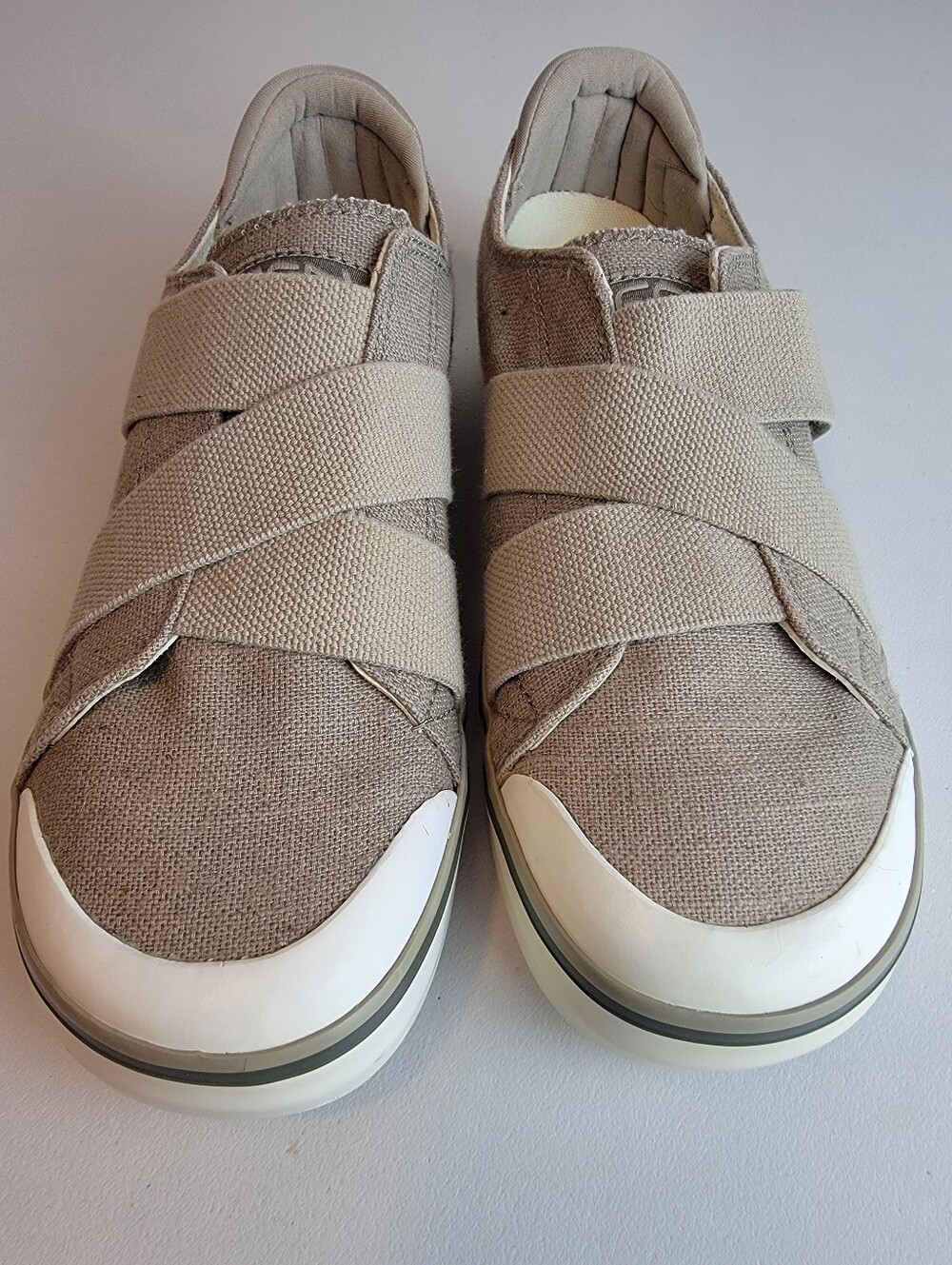 Keen Elsa III Gore Slip On Sneakers Womens 8 Taupe Canvas Casual Street Shoes